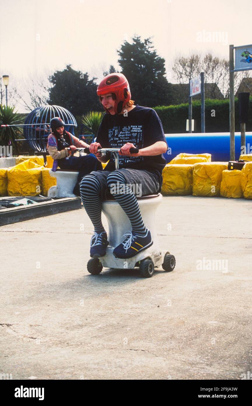 Toilettenrennen im Kerrang! Weekender 2003 , Pontins, Camber Sands, Rye, West Sussex, England, Vereinigtes Königreich. Stockfoto