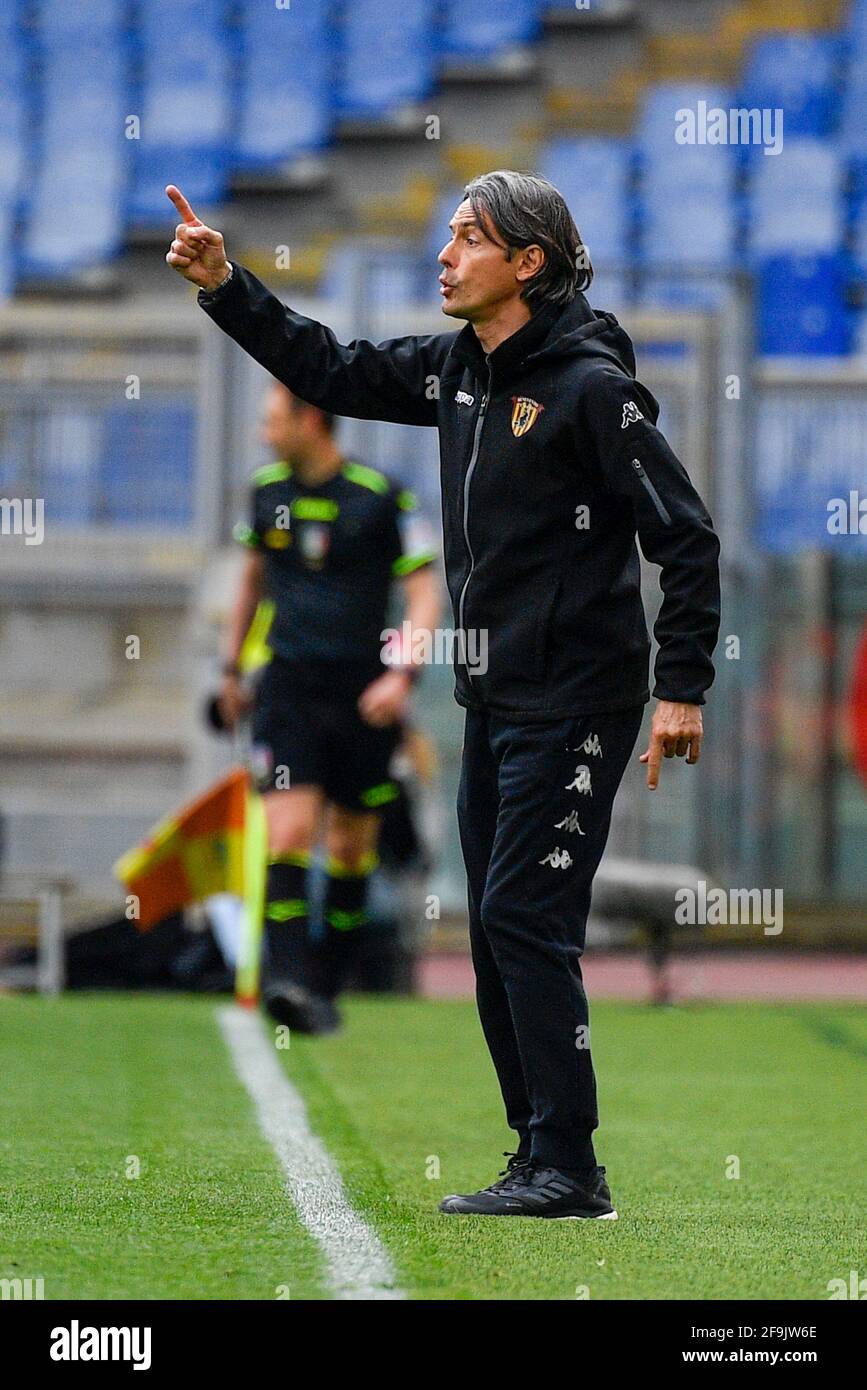 Rom Italien April 2021 Filippo Inzaghi Trainer Von Benevento Calcio Reagiert Wahrend Des 2020 2021 Italienischen Serie A Championship League Spiels Zwischen S S Lazio Und Benevento Calcio Im Stadio Olimpico Endstand Ss Lazio 5 3 Benevento