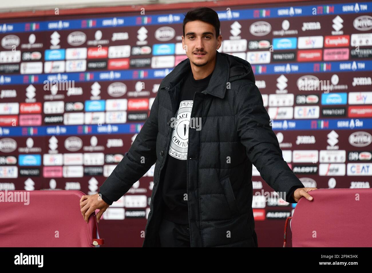 (4/18/2021) Lorenzo Sonego (ATP-Einzel-Platzierung auf Platz 28) während des Fußballspiels der Serie A zwischen dem FC Turin und AS Roma. Sportstadien in ganz Italien unterliegen aufgrund der Coronavirus-Pandemie weiterhin strengen Beschränkungen, da staatliche Gesetze zur sozialen Distanzierung Fans innerhalb von Veranstaltungsorten verbieten, was dazu führt, dass Spiele hinter verschlossenen Türen gespielt werden. FC Turin gewann 3-1 als Roma (Foto von Alberto Gandolfo/Pacific Press/Sipa USA) Stockfoto