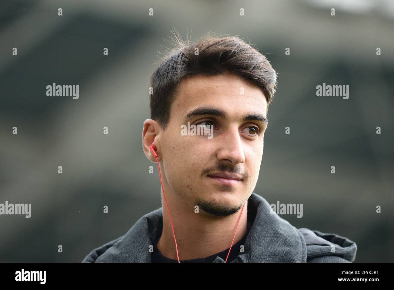 Turin, Italien. April 2021. (4/18/2021) Lorenzo Sonego (ATP-Einzel-Platzierung auf Platz 28) während des Fußballspiels der Serie A zwischen dem FC Turin und AS Roma. Sportstadien in ganz Italien unterliegen aufgrund der Coronavirus-Pandemie weiterhin strengen Beschränkungen, da staatliche Gesetze zur sozialen Distanzierung Fans innerhalb von Veranstaltungsorten verbieten, was dazu führt, dass Spiele hinter verschlossenen Türen gespielt werden. Torino FC gewann 3-1 als Roma (Foto: Alberto Gandolfo/Pacific Press/Sipa USA) Quelle: SIPA USA/Alamy Live News Stockfoto