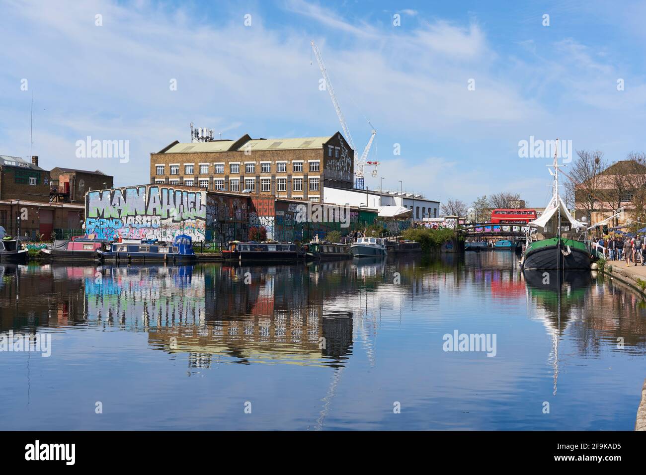 The River Lea Navigation und Hackney Wick, East London, Großbritannien, im Frühling Stockfoto