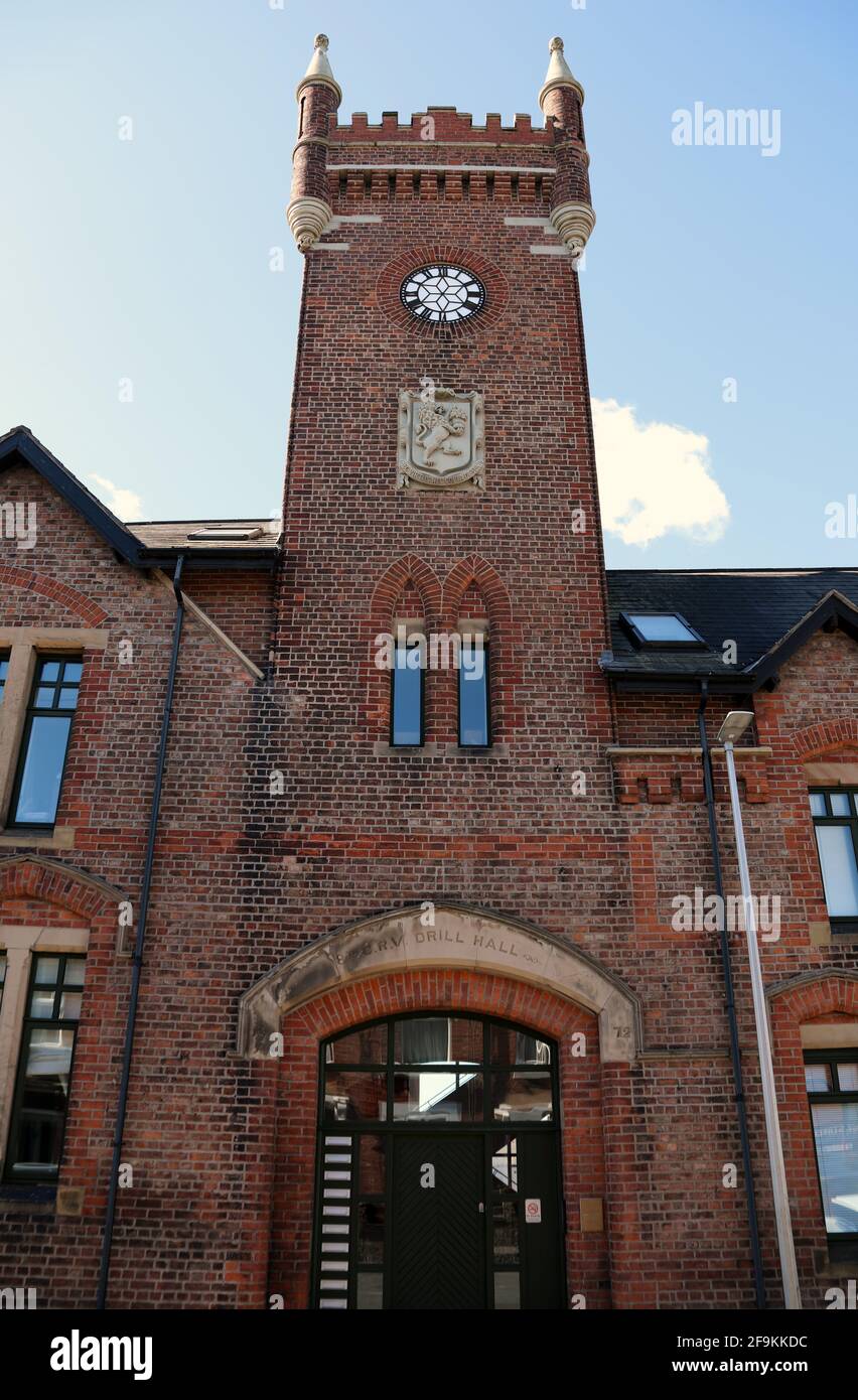 Historisches Gebäude der Bohrhalle in Macclesfield, das gedreht wurde In Luxus-Apartments Stockfoto