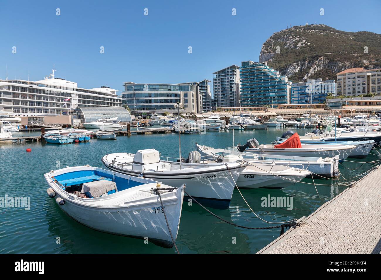 Hafen und Felsen von Gibraltar Stockfoto