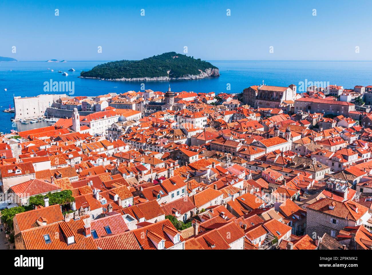 Dubrovnik, Kroatien. Panoramablick auf die Altstadt von Dubrovnik von der Stadtmauer, Kroatien. Stockfoto