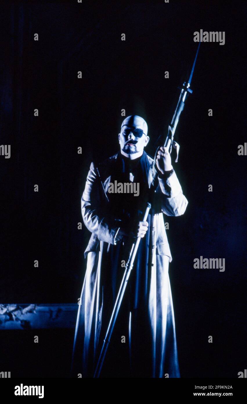 James Morris (der Wanderer) in SIEGFRIED von Wagner an der Royal Opera, Covent Garden, London WC2 04/10/1990 Dirigent: Bernard Haitink Design: Peter Sykora Beleuchtung: John B Read Choreograf: Eleanor Fazan Regisseur: Gotz Friedrich Stockfoto