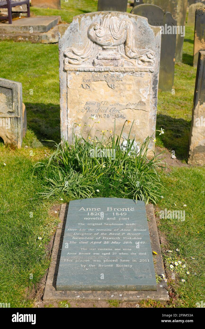 Grabstein der Schriftstellerin und Dichterin Anne Bronte aus Haworth in West Yorkshire.das Grab befindet sich in St. Mary's Church in Scarborough, North Yorkshire Stockfoto