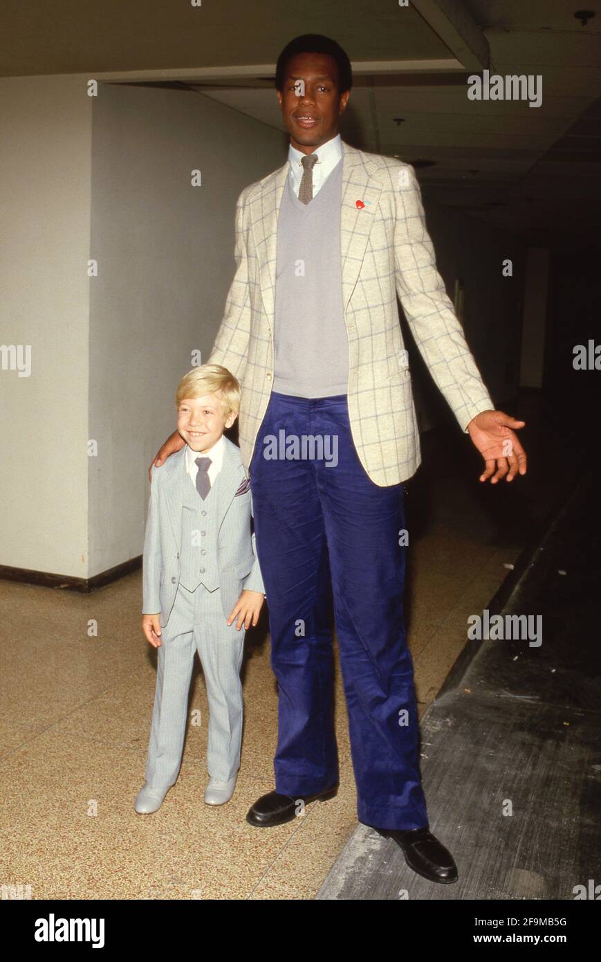 Casey Ellison und Kevin Peter Hall um die 1980er Jahre Credit: Ralph Dominguez/MediaPunch Stockfoto