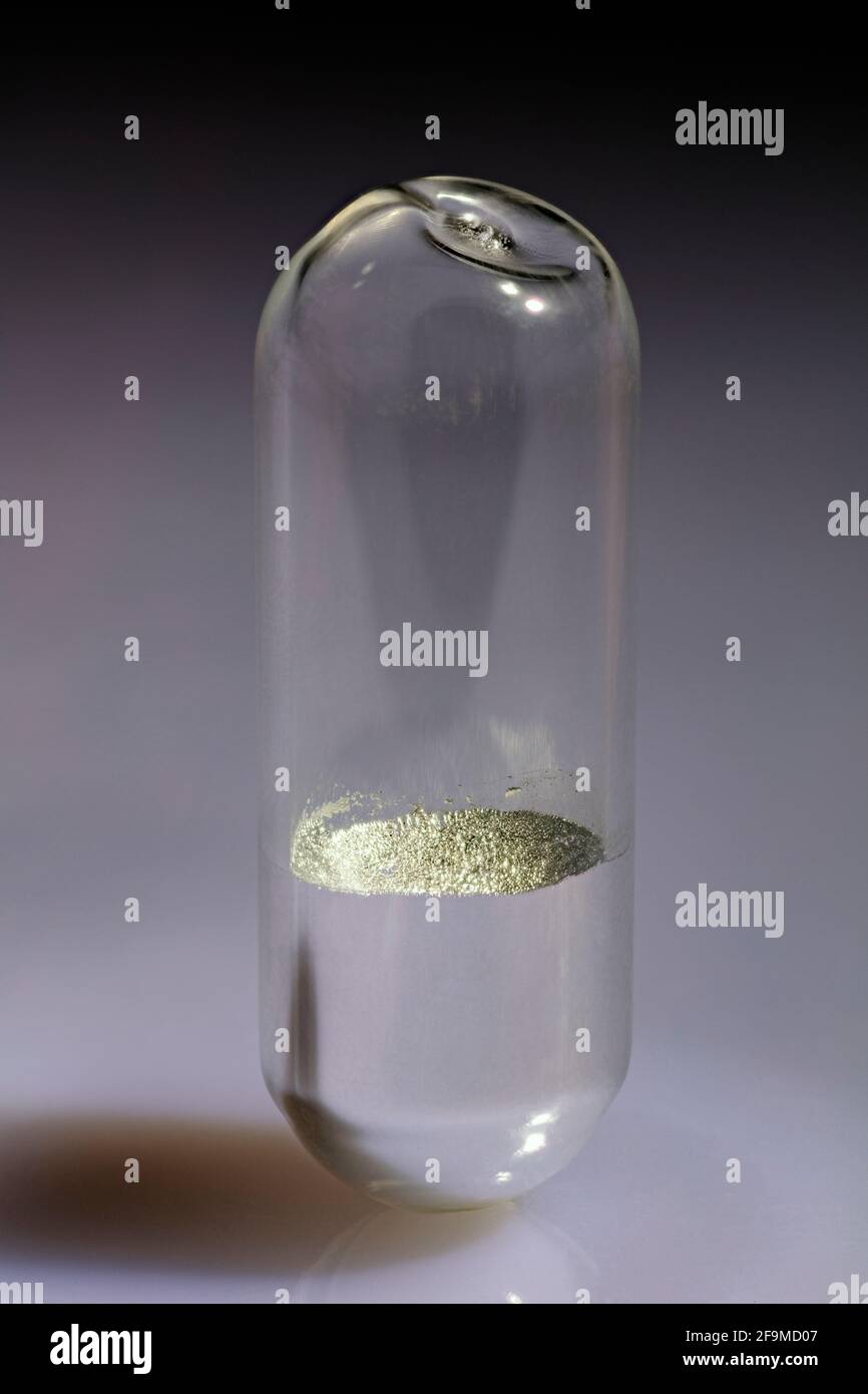 Kalium ist ein chemisches Element mit dem Symbol K (aus dem neulateinischen Kalium) und der Ordnungszahl 19. Stockfoto