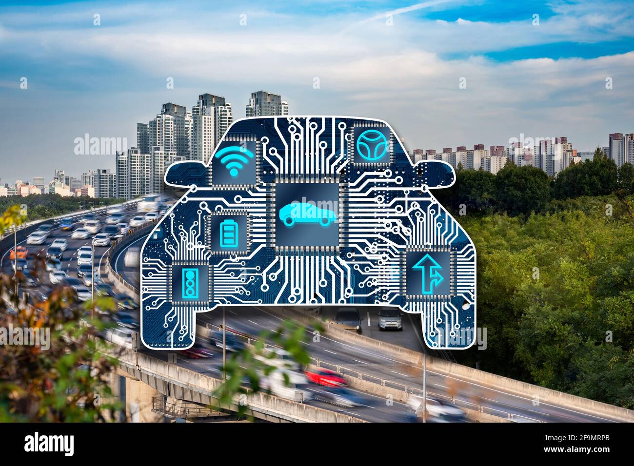Schnelle Autos und moderne Stadt Hintergrund. Automobil-Chip-Illustration und mehrere Symbole. Stockfoto