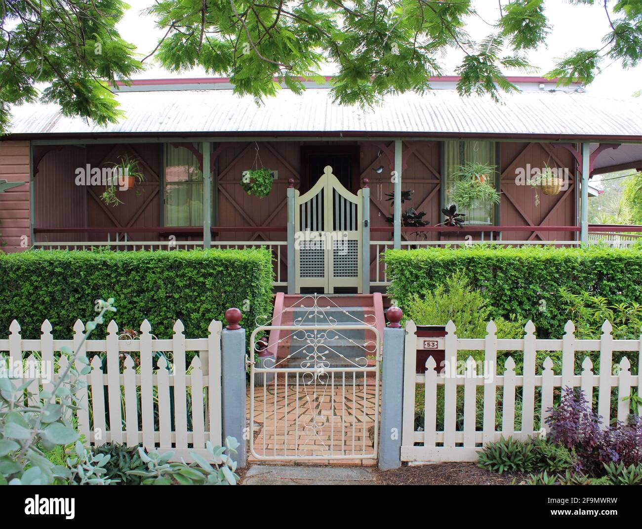 Australian Housing Styles, Queenslander Architectural Style, in Harlin Rd, Ipswich, Queensland, Australien. Wunderschöne Veranden. Stockfoto