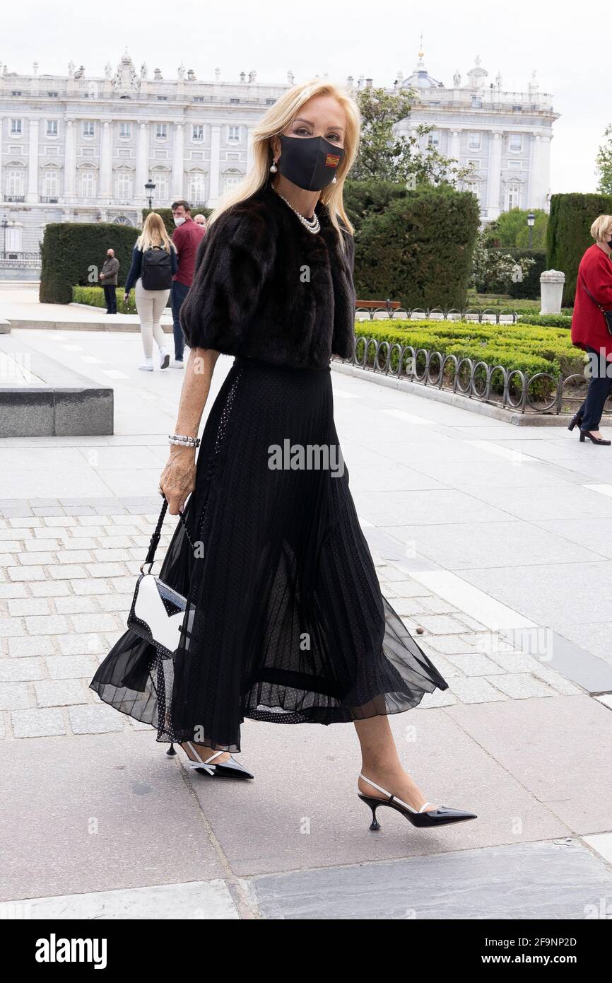 Madrid, Spanien. April 2021. Carmen Lomana nimmt an der Premiere von Benjamin Britten' Oper Peter Grimes am Teatro Real in Madrid Teil. (Foto von Oscar Fuentes/SOPA Images/Sipa USA) Quelle: SIPA USA/Alamy Live News Stockfoto