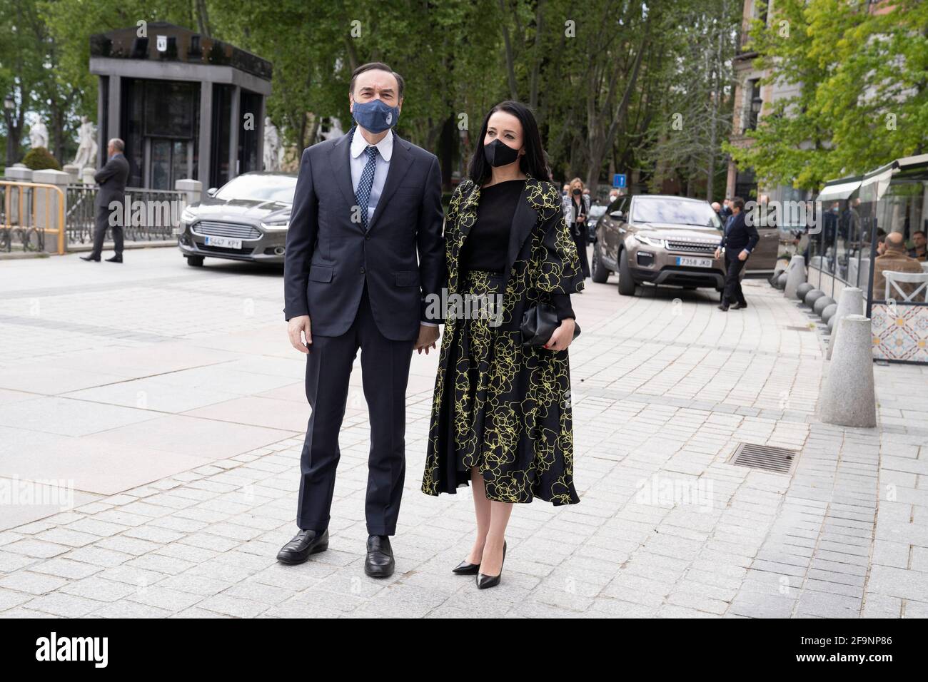 Madrid, Spanien. April 2021. Pedro J. RAM'rez und Cruz Sanchez besuchen die Premiere von Benjamin Britten's Oper Peter Grimes am Teatro Real in Madrid. (Foto von Oscar Fuentes/SOPA Images/Sipa USA) Quelle: SIPA USA/Alamy Live News Stockfoto