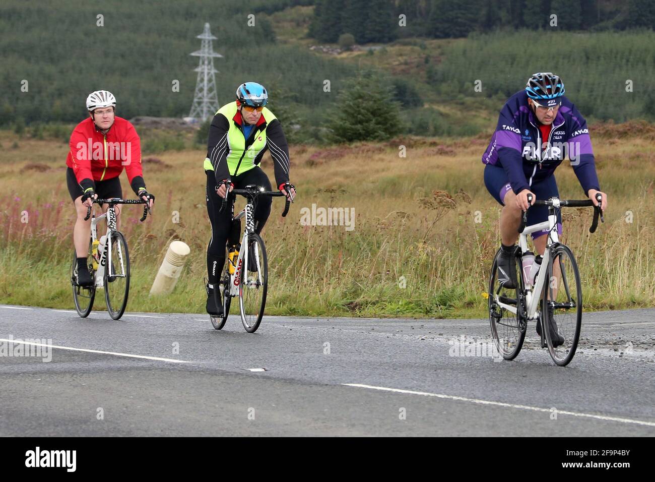 Fun-Ki Riders fahren 101 Meilen für wohltätige Zwecke durch die Westküste Schottlands. 10. September 2017 Stockfoto