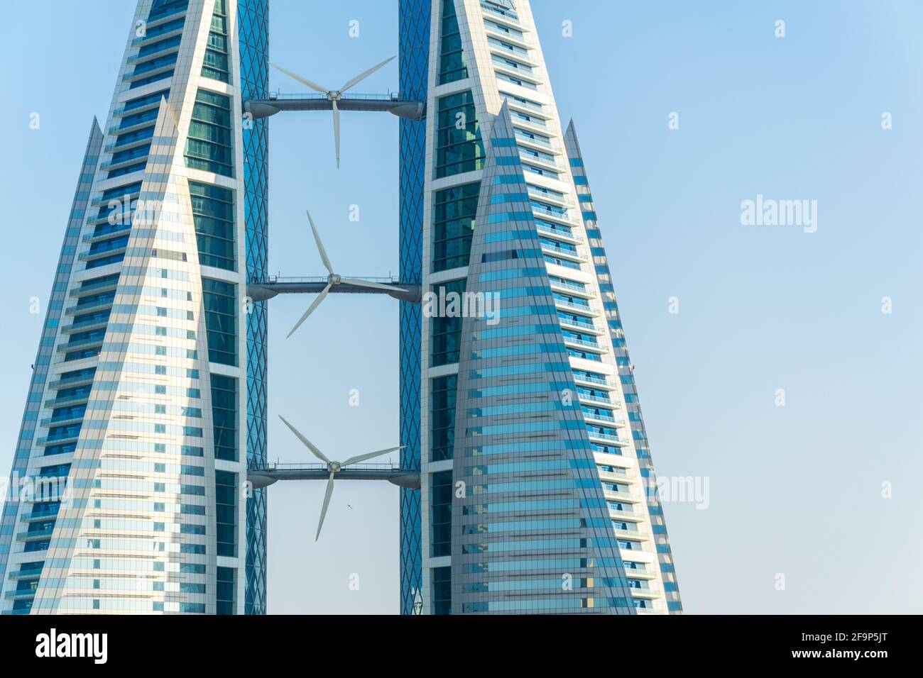 Blick auf den Wolkenkratzer des Bahrain World Trade Center in Die Hauptstadt Manama Stockfoto