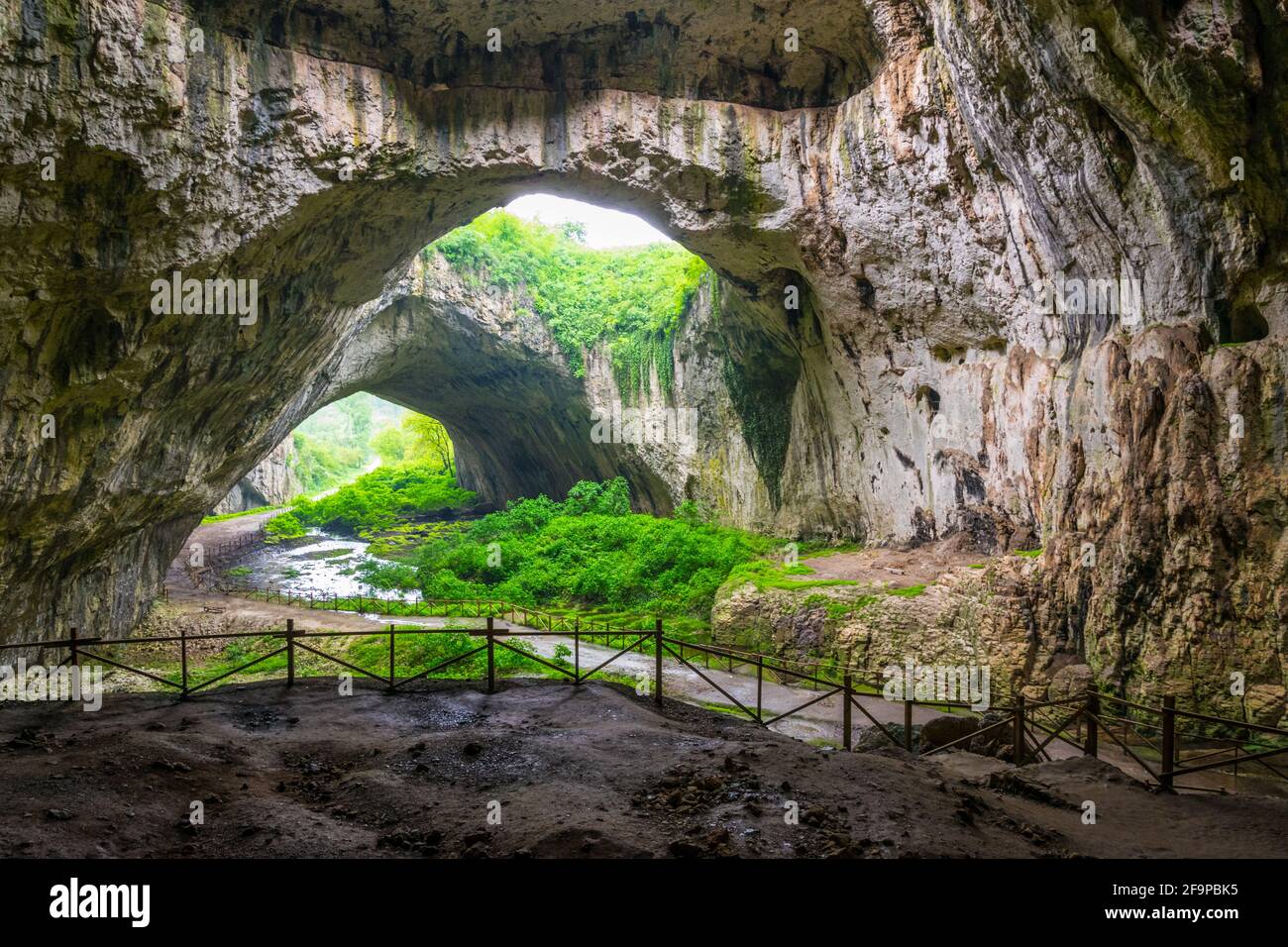 Devetaschka Höhle in Bulgarien, in der Nähe von Lovech Stockfoto