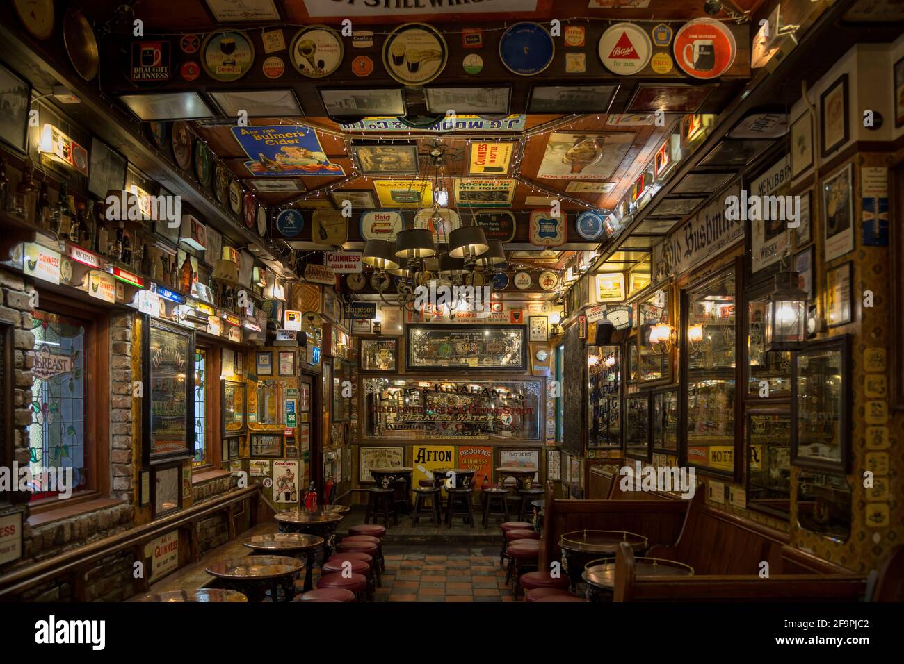 14.07.2019, Belfast, Nordirland, Vereinigtes Königreich - Duke of York, Irish Pub mit Kultstatus im Stadtzentrum, hauptsächlich besucht von Katholiken und Stockfoto