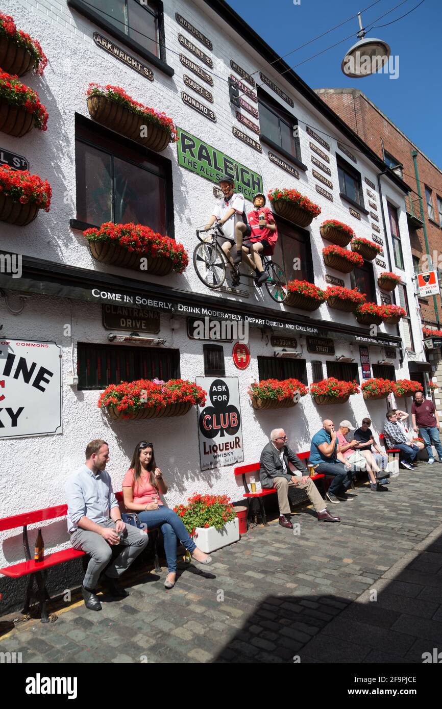 14.07.2019, Belfast, Nordirland, Vereinigtes Königreich - Duke of York, Irish Pub mit Kultstatus im Stadtzentrum, hauptsächlich besucht von Katholiken und Stockfoto