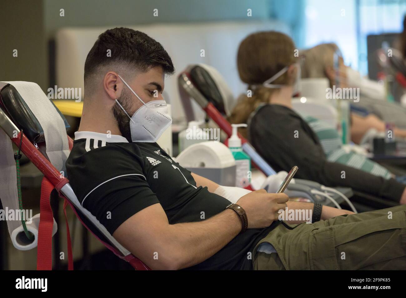 23.03.2021, Bremen, Bremen, Deutschland - Blutspende für den DRK im VIP-Club Ost (Weserstadion) des Bundesligisten Werder Bremen. 00A21 Stockfoto