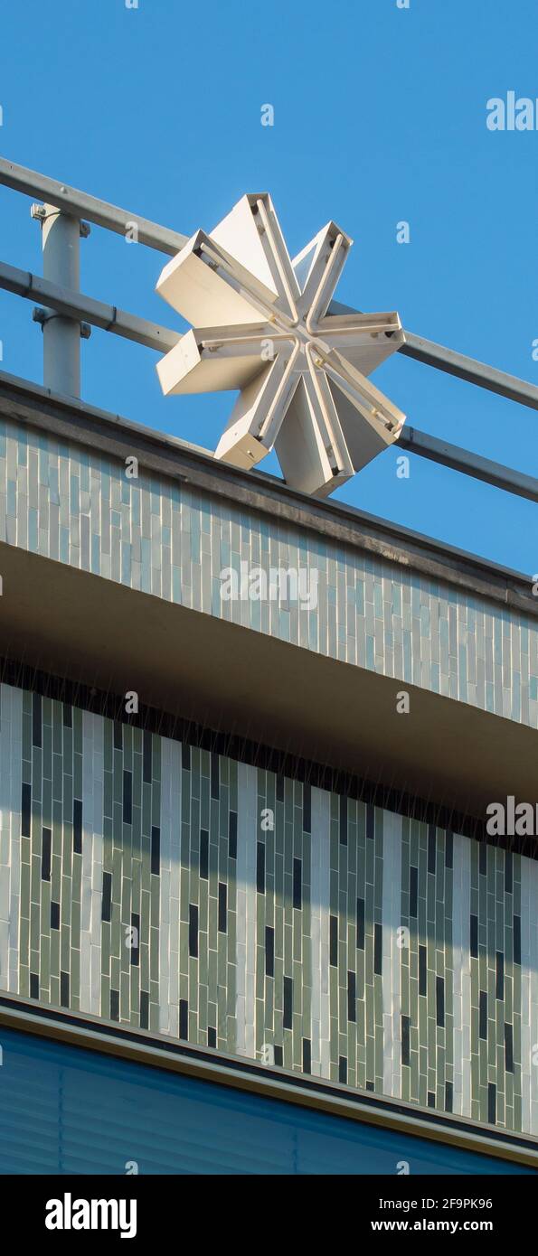 '05.12.2019, Berlin, Berlin, Deutschland - Mitte - architektonische Elemente auf dem Pavillon ''Camp 4'' auf der Karl-Marx-Allee in Berlin-Mitte. 0CE191205D002CARO Stockfoto