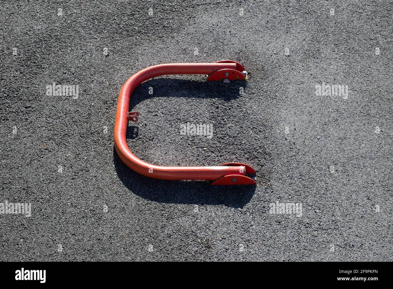 14.10.2020, Genua, , Italien - Manueller Parkplatz eines privaten Parkplatzes. 0CE201014D004CAROEX.JPG [MODELLVERSION: NICHT ZUTREFFEND, EIGENTUMSFREIGABE: Stockfoto