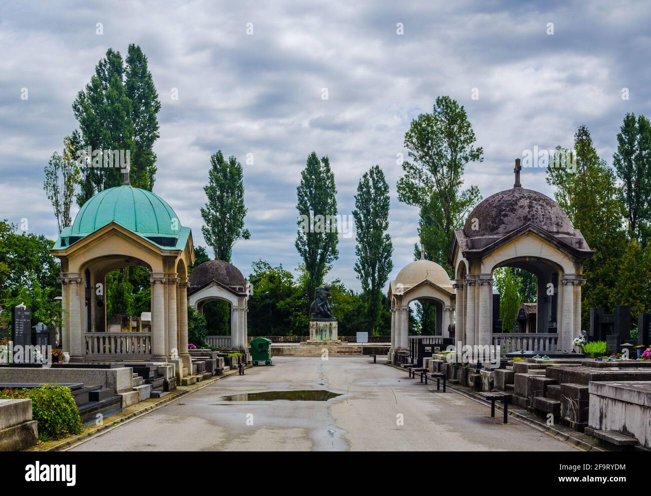 Der Friedhof Mirogoj ist ein Friedhofspark, der als eine der bemerkenswertesten Sehenswürdigkeiten in der Stadt Zagreb gilt. Stockfoto