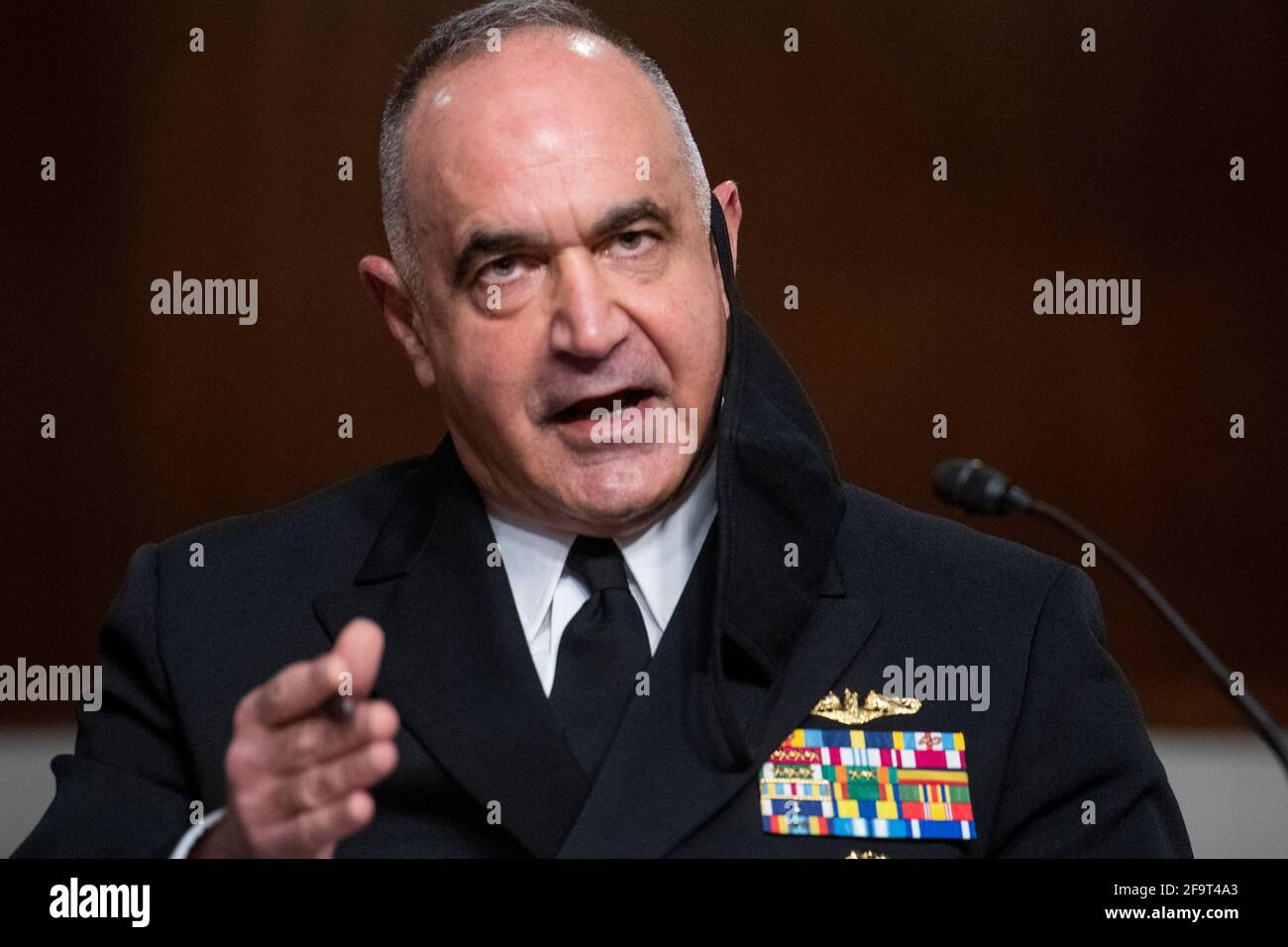 Washington, Vereinigte Staaten Von Amerika. April 2021. Admiral Charles Richard, Commander, United States Strategic Command, erscheint vor einer Anhörung des Senats Committee on Armed Services, um das United States Strategic Command und das United States Space Command im Hinblick auf den Antrag auf Genehmigung der Verteidigung für das Geschäftsjahr 2022 und das Future Years Defence Program zu untersuchen. Im Dirksen Senate Office Building in Washington, DC, Dienstag, 20. April 2021. Quelle: Rod Lamkey/CNP, weltweite Nutzung Quelle: dpa/Alamy Live News Stockfoto