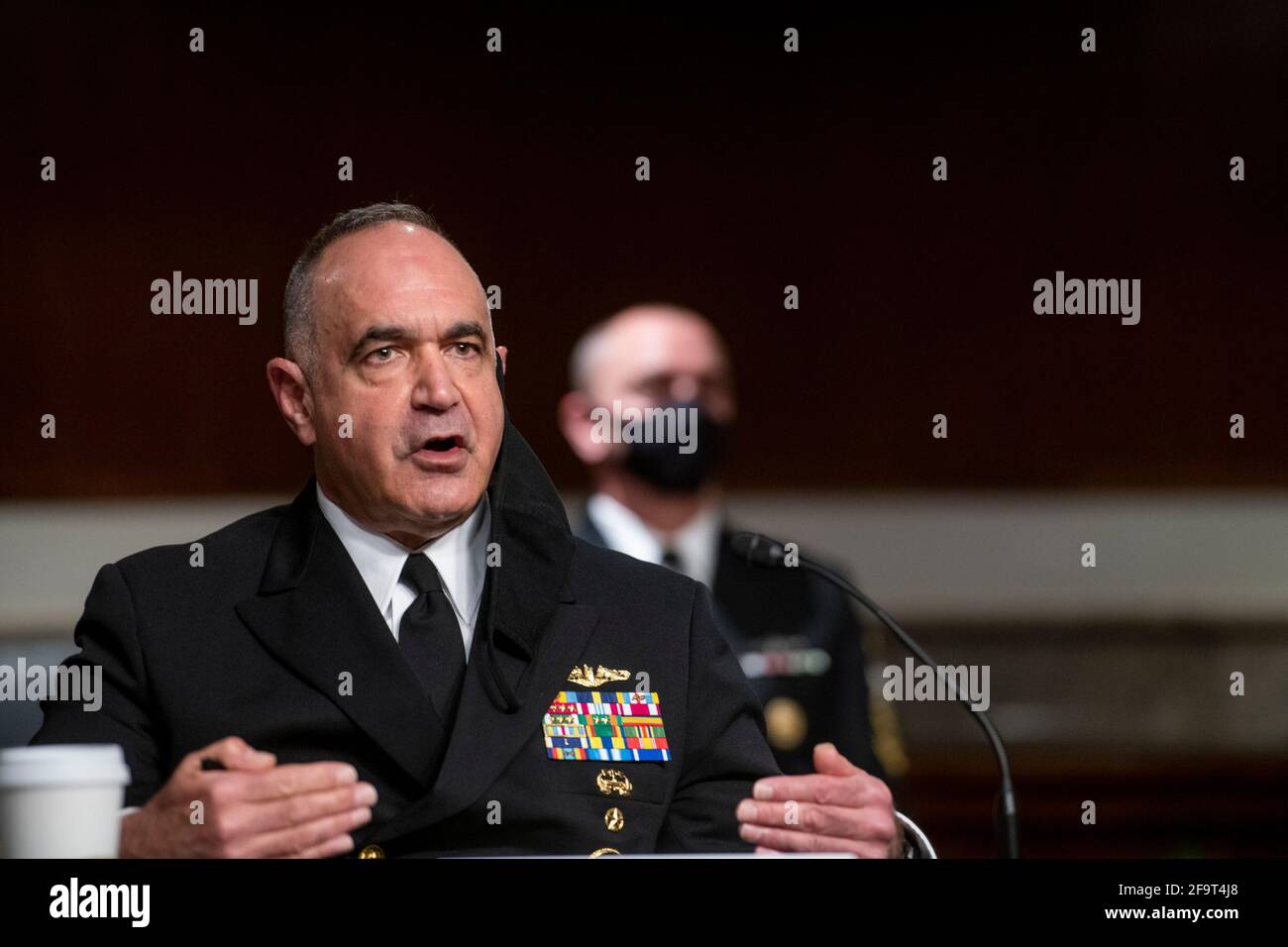 Washington, Vereinigte Staaten Von Amerika. April 2021. Admiral Charles Richard, Commander, United States Strategic Command, erscheint vor einer Anhörung des Senats Committee on Armed Services, um das United States Strategic Command und das United States Space Command im Hinblick auf den Antrag auf Genehmigung der Verteidigung für das Geschäftsjahr 2022 und das Future Years Defence Program zu untersuchen. Im Dirksen Senate Office Building in Washington, DC, Dienstag, 20. April 2021. Quelle: Rod Lamkey/CNP, weltweite Nutzung Quelle: dpa/Alamy Live News Stockfoto