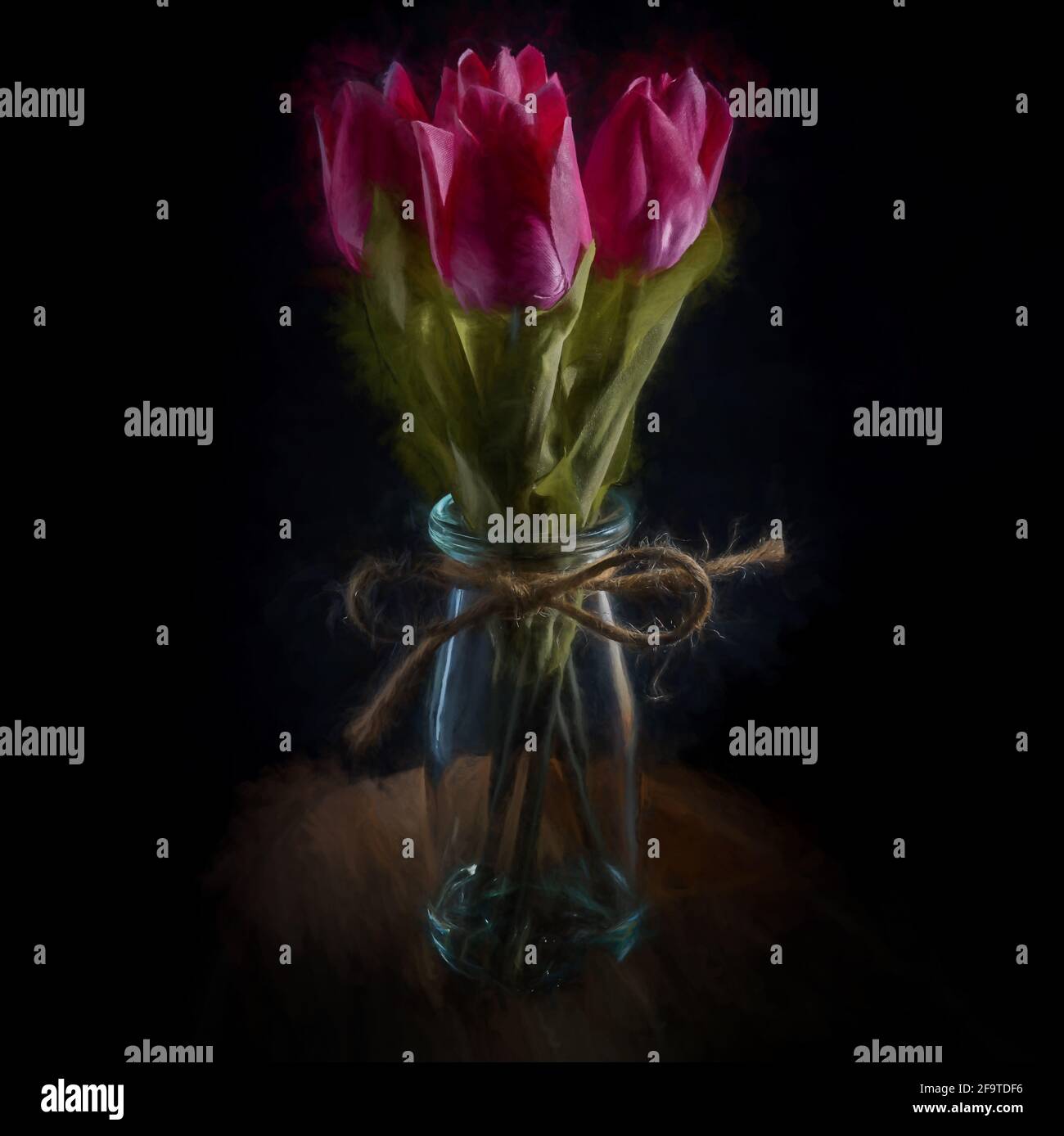 Digitale Malerei eines Straußes rosa Tulpenblüten in einer Glasflasche isoliert auf schwarzem Hintergrund. Stockfoto