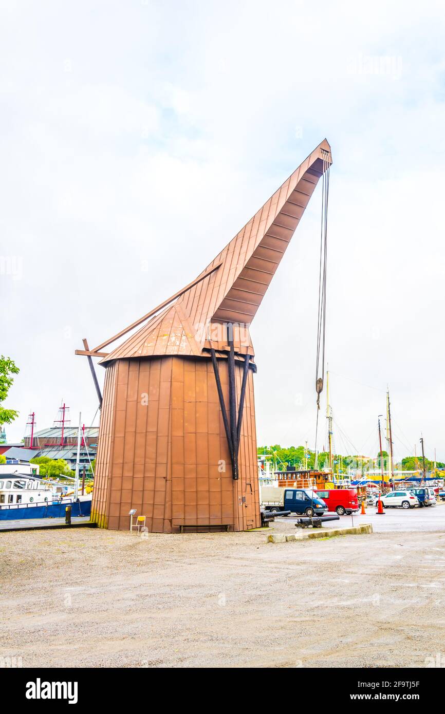 Ansicht eines alten historischen Krans an einem Ufer von Stockholm, Schweden. Stockfoto