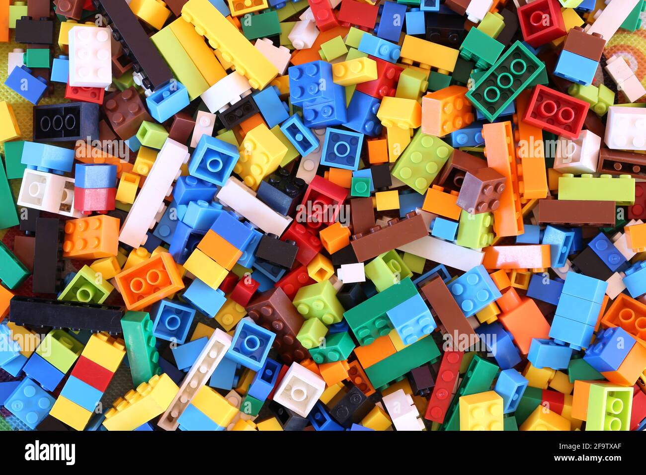 Bunte Plastikwürfel Puzzle Hintergrund für Design in Ihrer Arbeit. Stockfoto