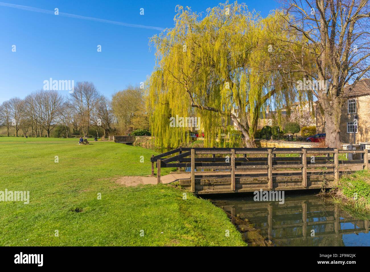 Blick auf den Bach in den Town Meadows, Stamford, South Kesteven, Lincolnshire, England, Vereinigtes Königreich, Europa Stockfoto