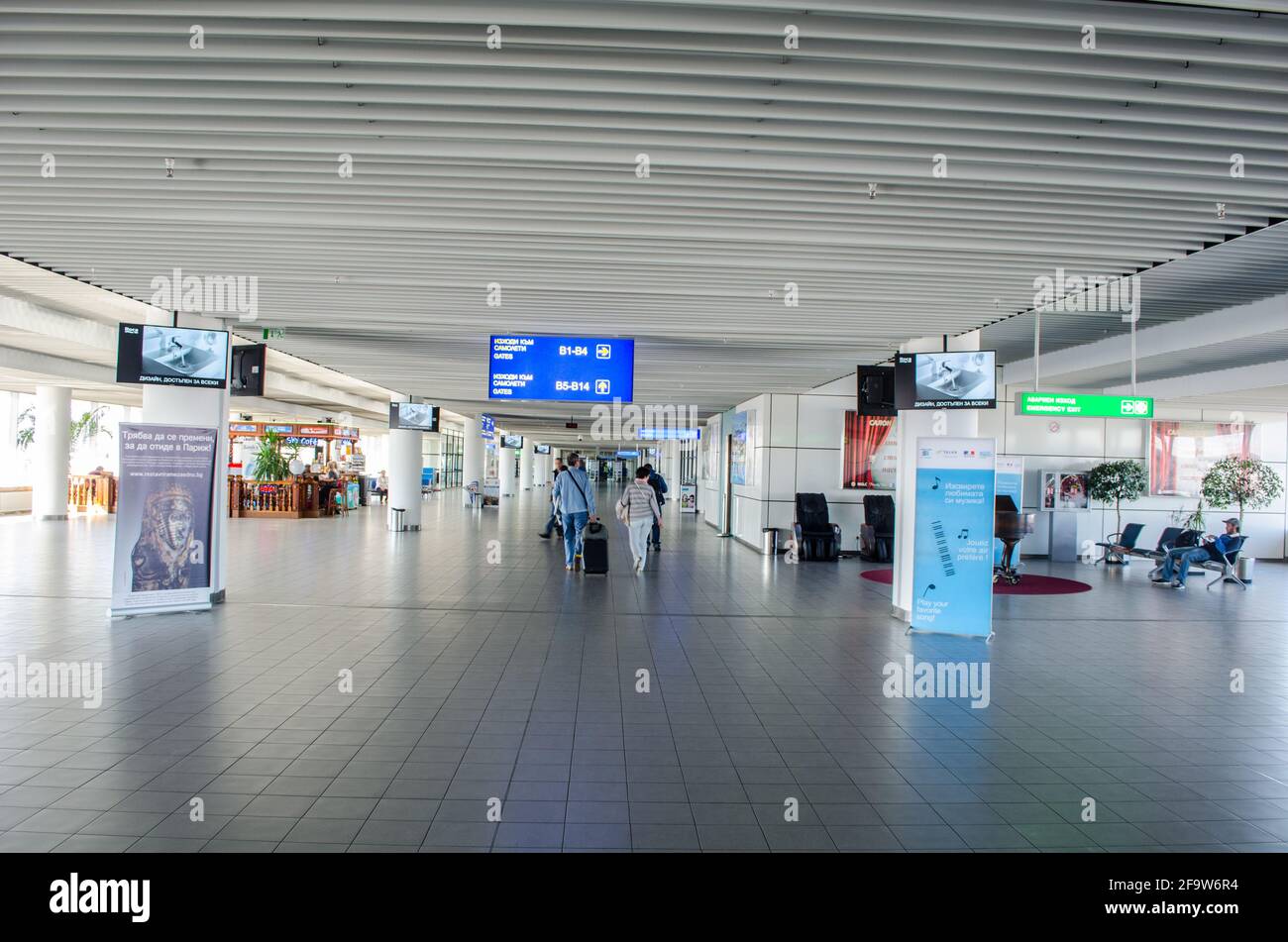 SOFIA, 20. FEBRUAR 2015: Innenansicht des internationalen Flughafens von sofia. Stockfoto