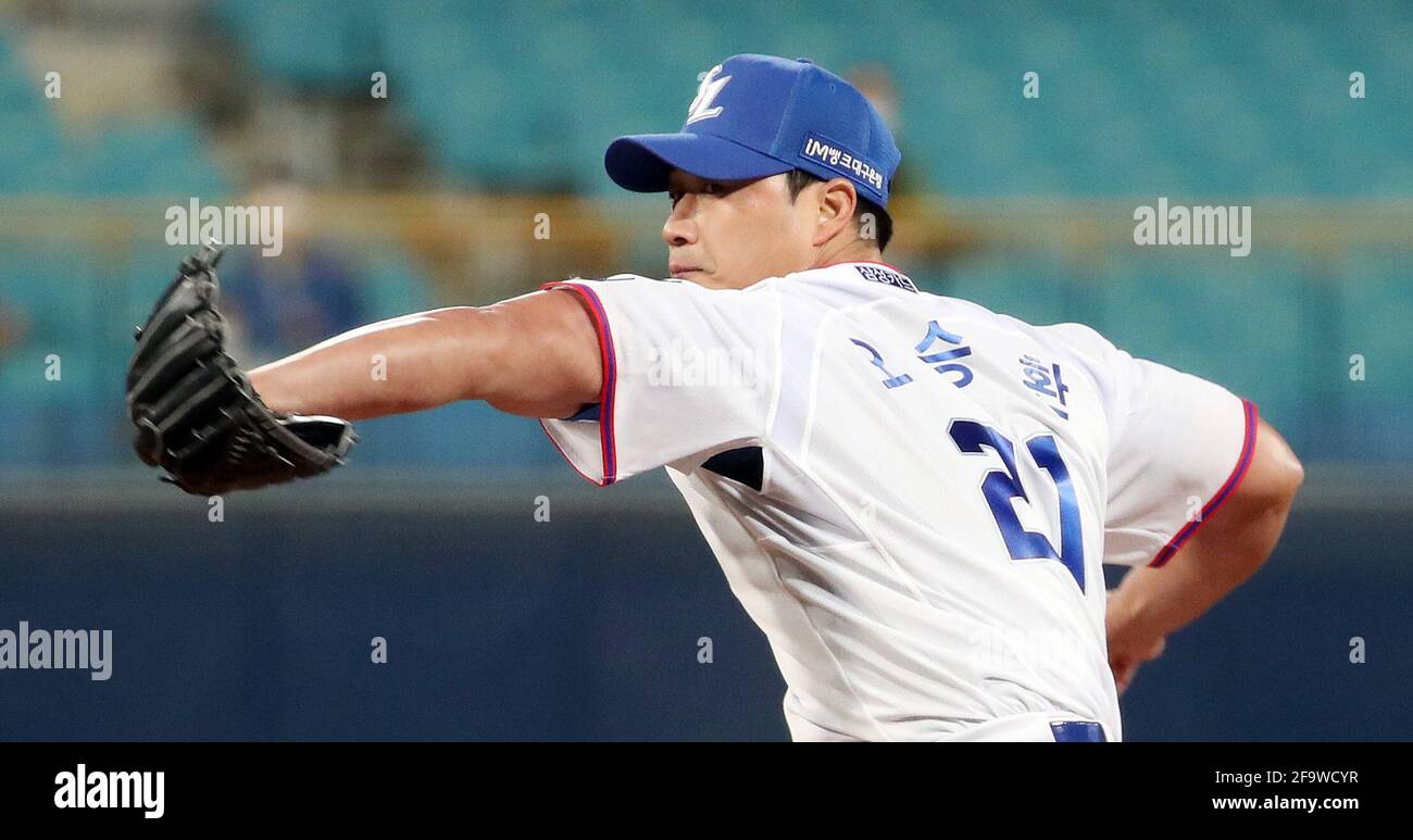 Yeonpyeong Island Sudkorea 21 April 21 Samsung Lions Oh Seung Hwan Oh Seung Hwan Von Den Samsung Lions Wirft Am April 21 Bei Einem Regularen Saisonspiel Gegen Die Ssg Landers Im Samsung Lions