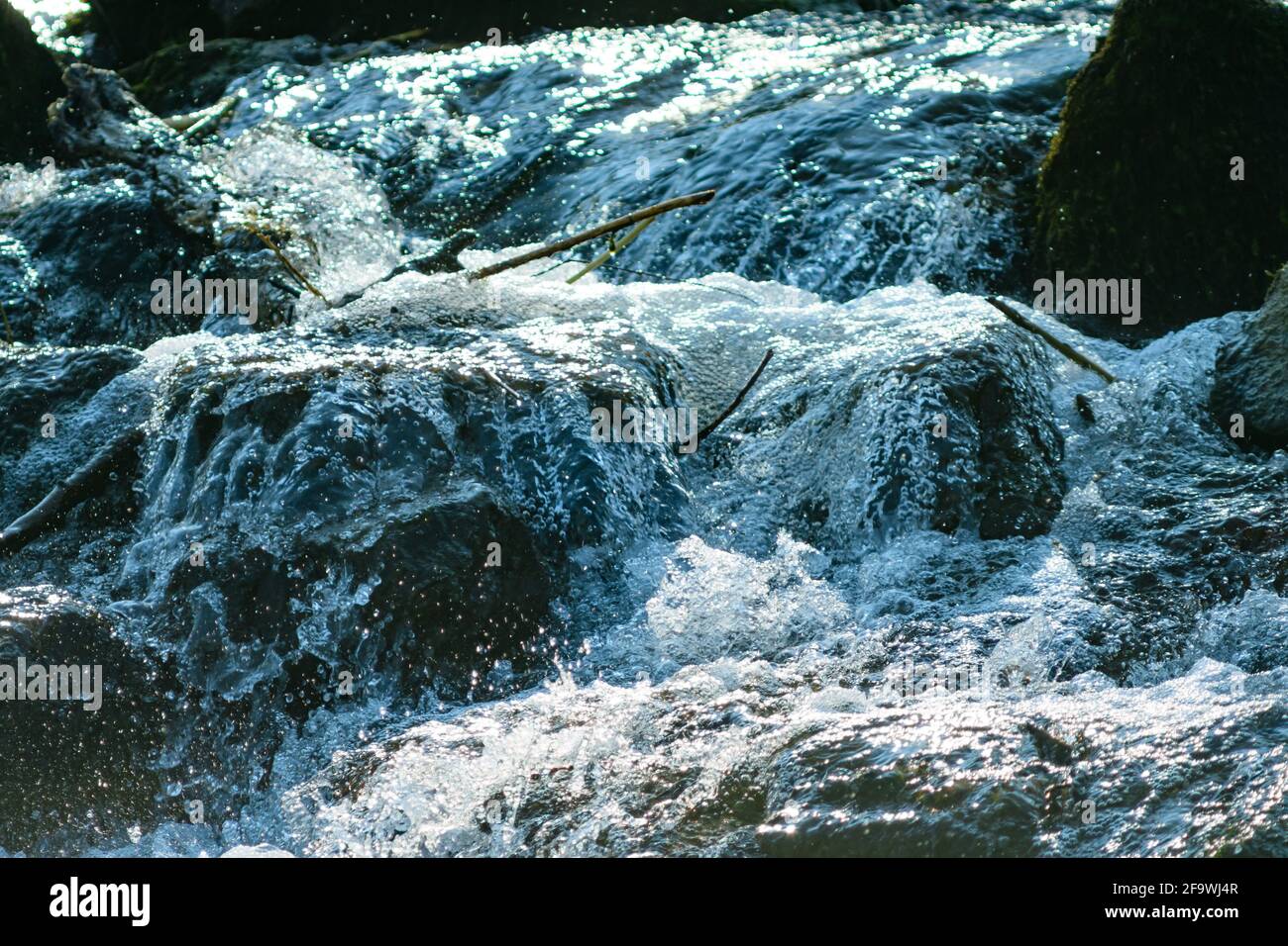 Kleine Kaskade am Fluss gusen in oberösterreich Stockfoto