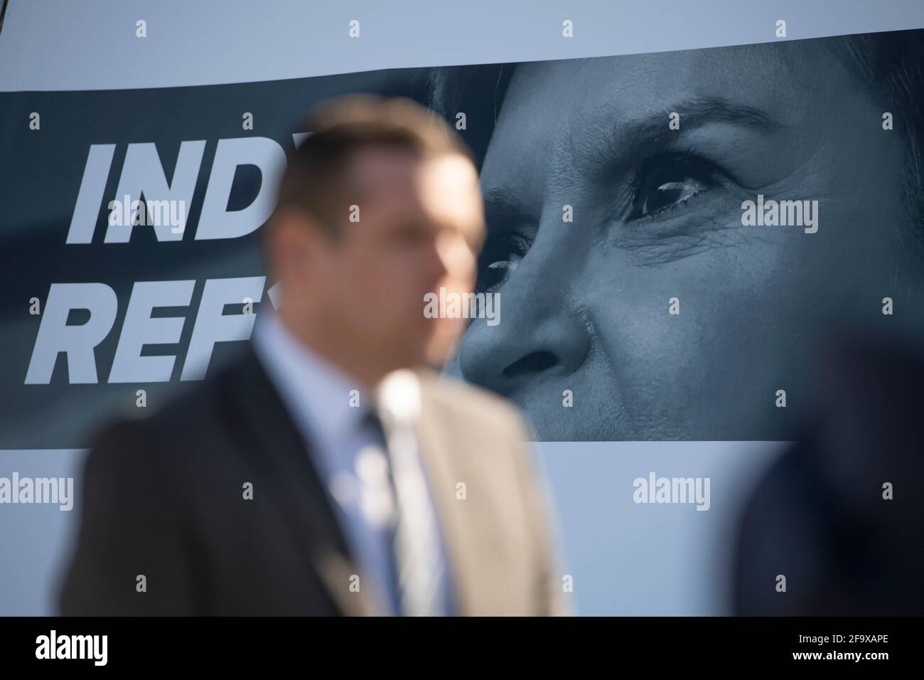 Glasgow, Schottland, Großbritannien. April 2021. IM BILD: Der Abgeordnete Douglas Ross startet eine Werbekampagne, die Nicola Sturgeons Rekord in der Regierung kritisiert. Quelle: Colin Fisher/Alamy Live News Stockfoto