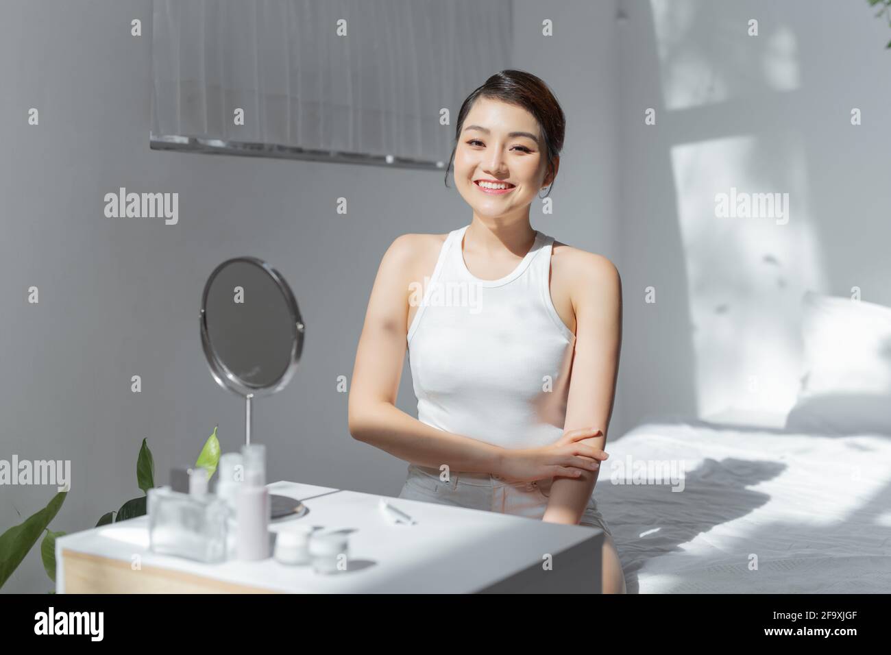 asia Mädchen Hautpflege mit glücklich mit frischen, Lifestyle und Relax-Konzept. Stockfoto