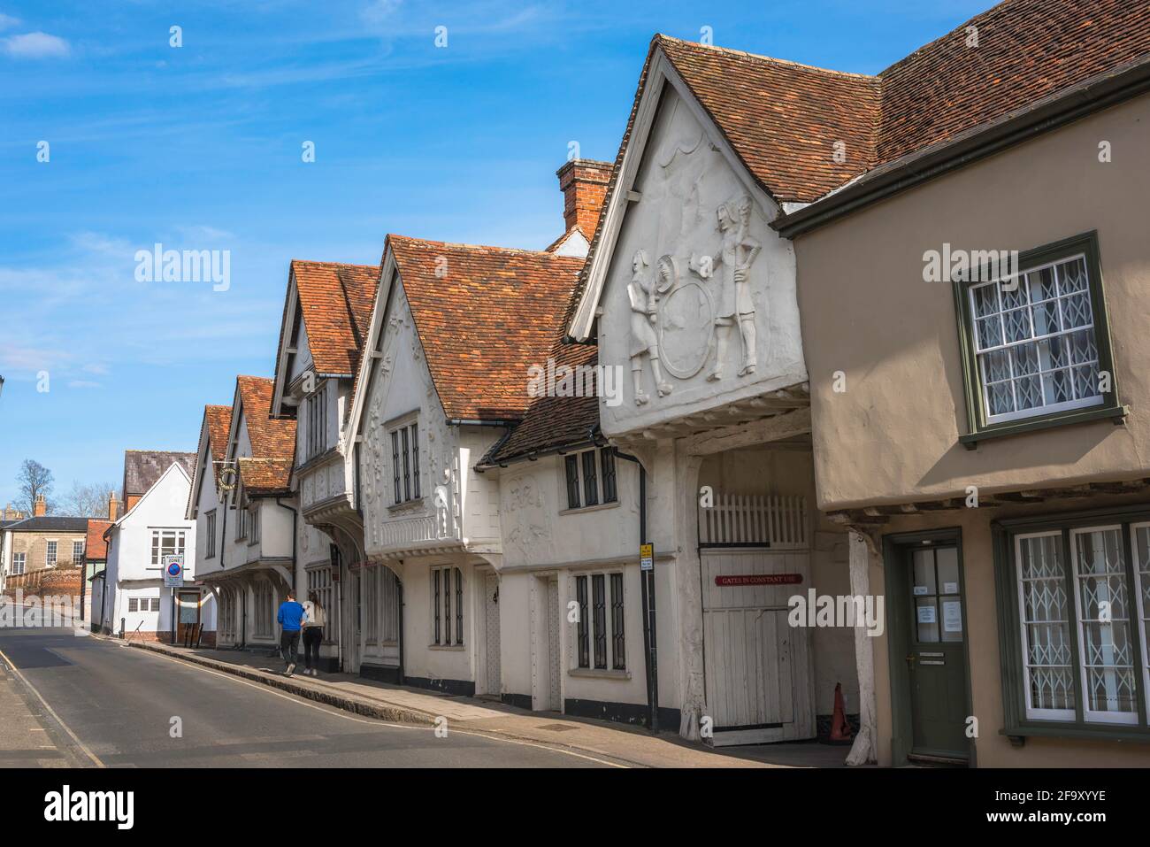 Historisches Saffron Walden-Gebäude, Blick auf das Old Sun Inn - ein spätmittelalterliches Gebäude, das in der Church Street, Saffron Walden, Großbritannien, mit Pargeting dekoriert ist Stockfoto