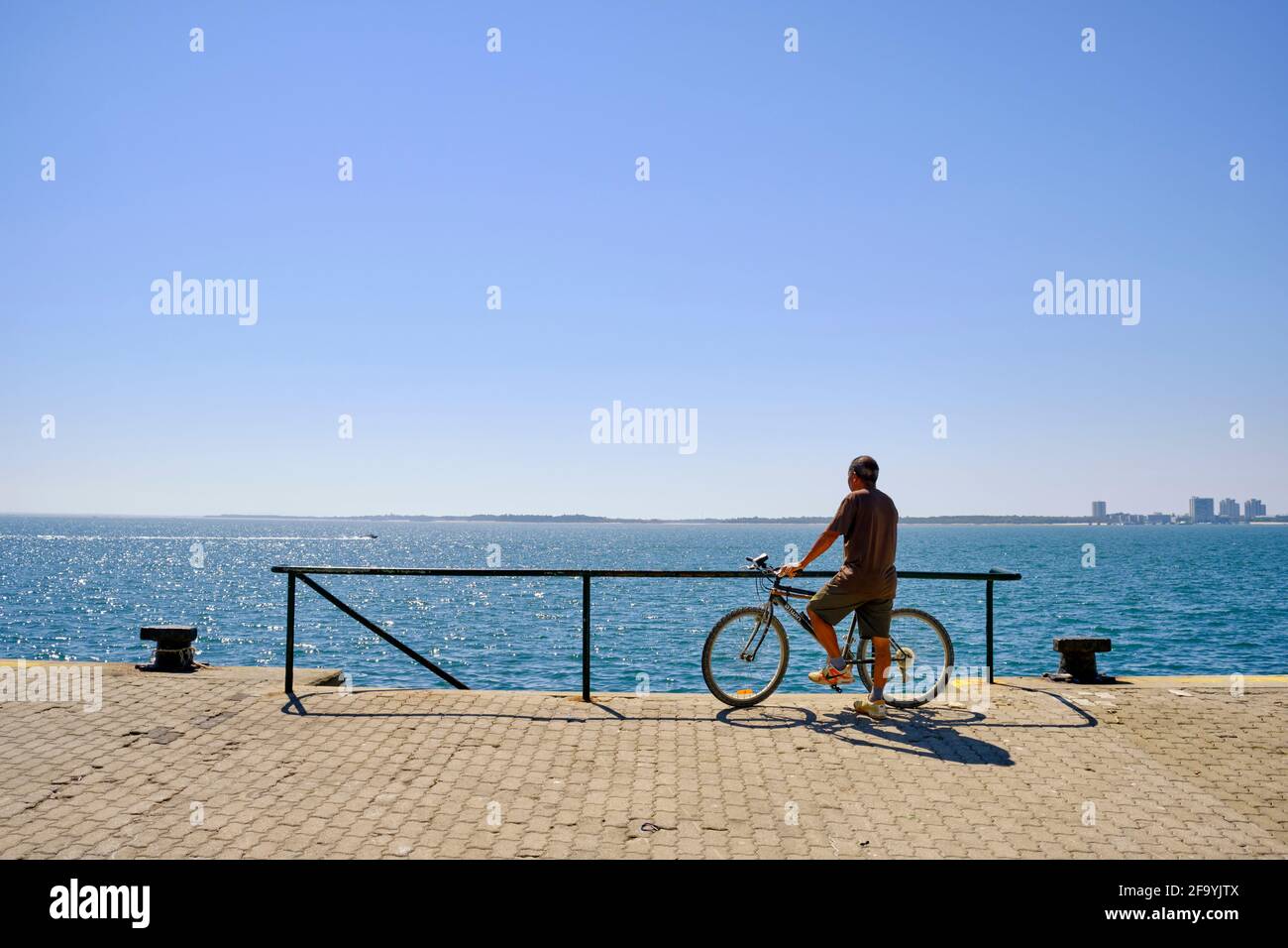 Der Fluss Sado und die Halbinsel Troia. Setubal, Portugal Stockfoto