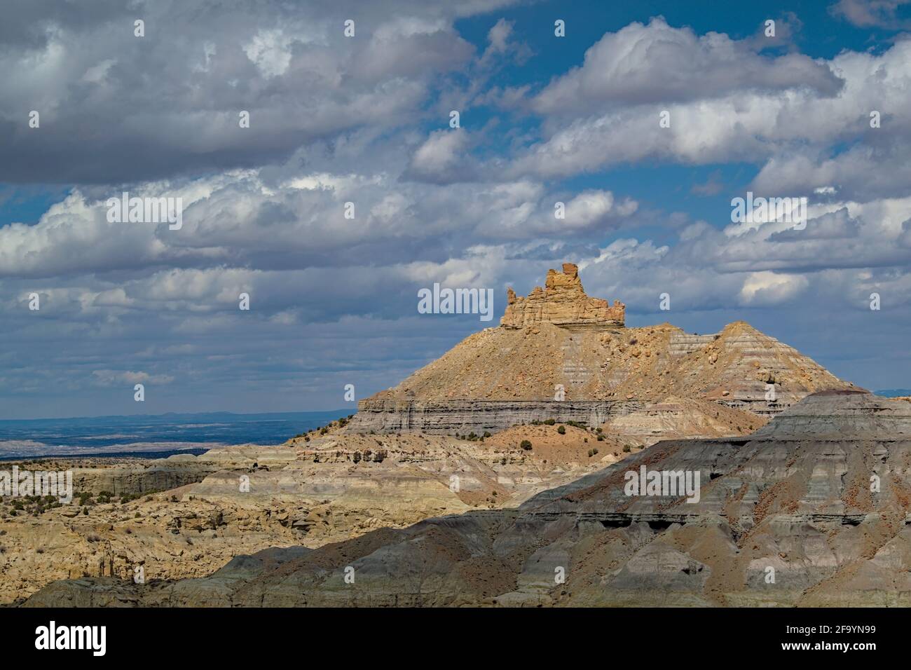 Badlands Canyon, der das Naturgebiet Angels Peak in san juan umgibt die grafschaft New mexico zeigt Sandsteinfarben, wenn das Wetter erodiert Oberfläche Stockfoto