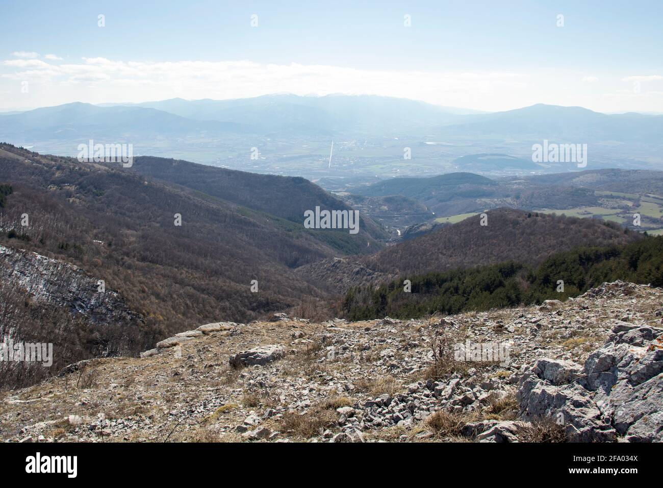 Luftaufnahme des Berges Konyavska, Kyustendil Region, Bulgarien Stockfoto