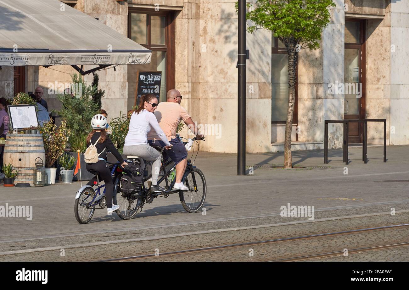 Radfahrer auf Budapester Straßen Stockfoto