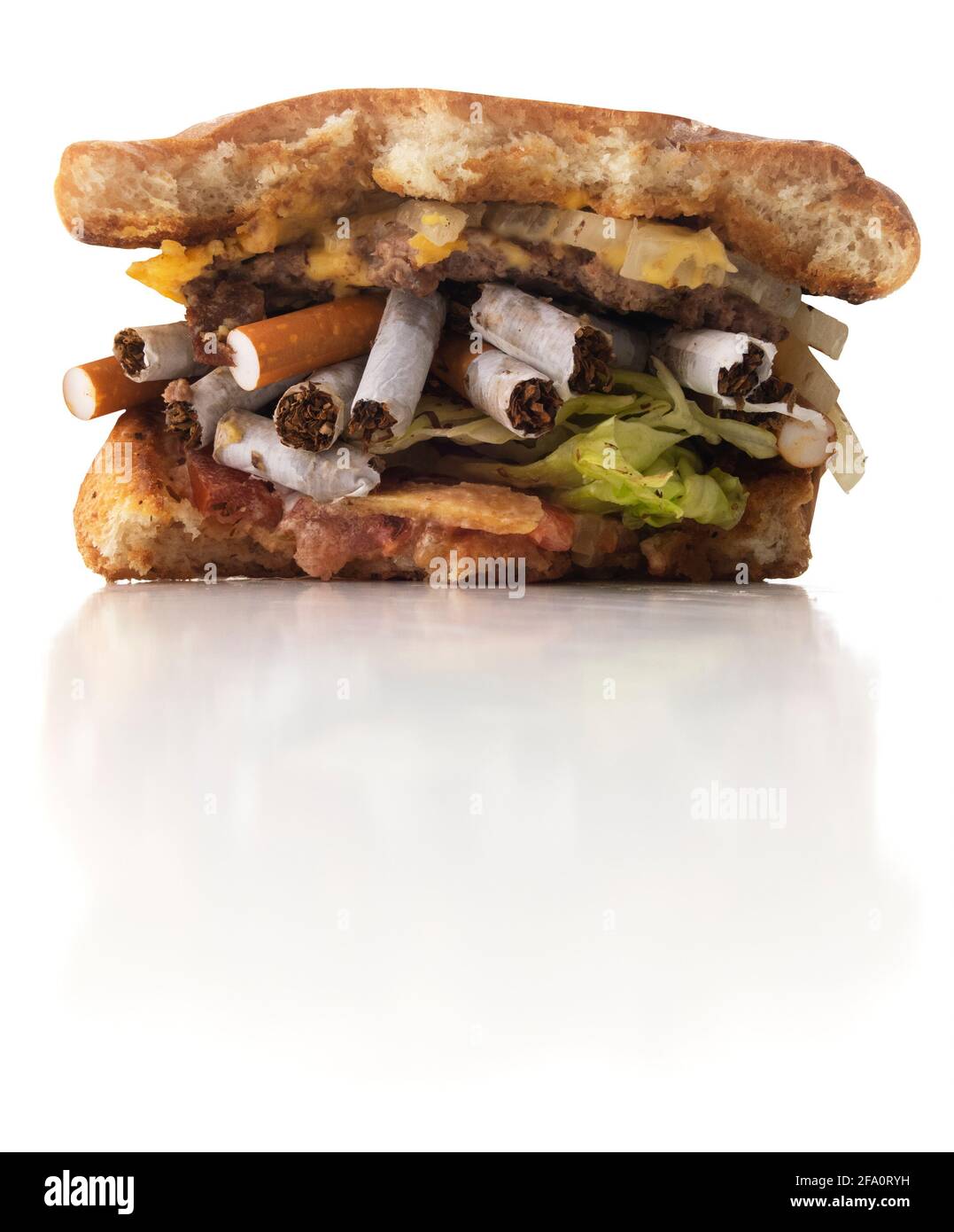 Ungesunder Lebensstil - Zigarette Burger Stockfoto