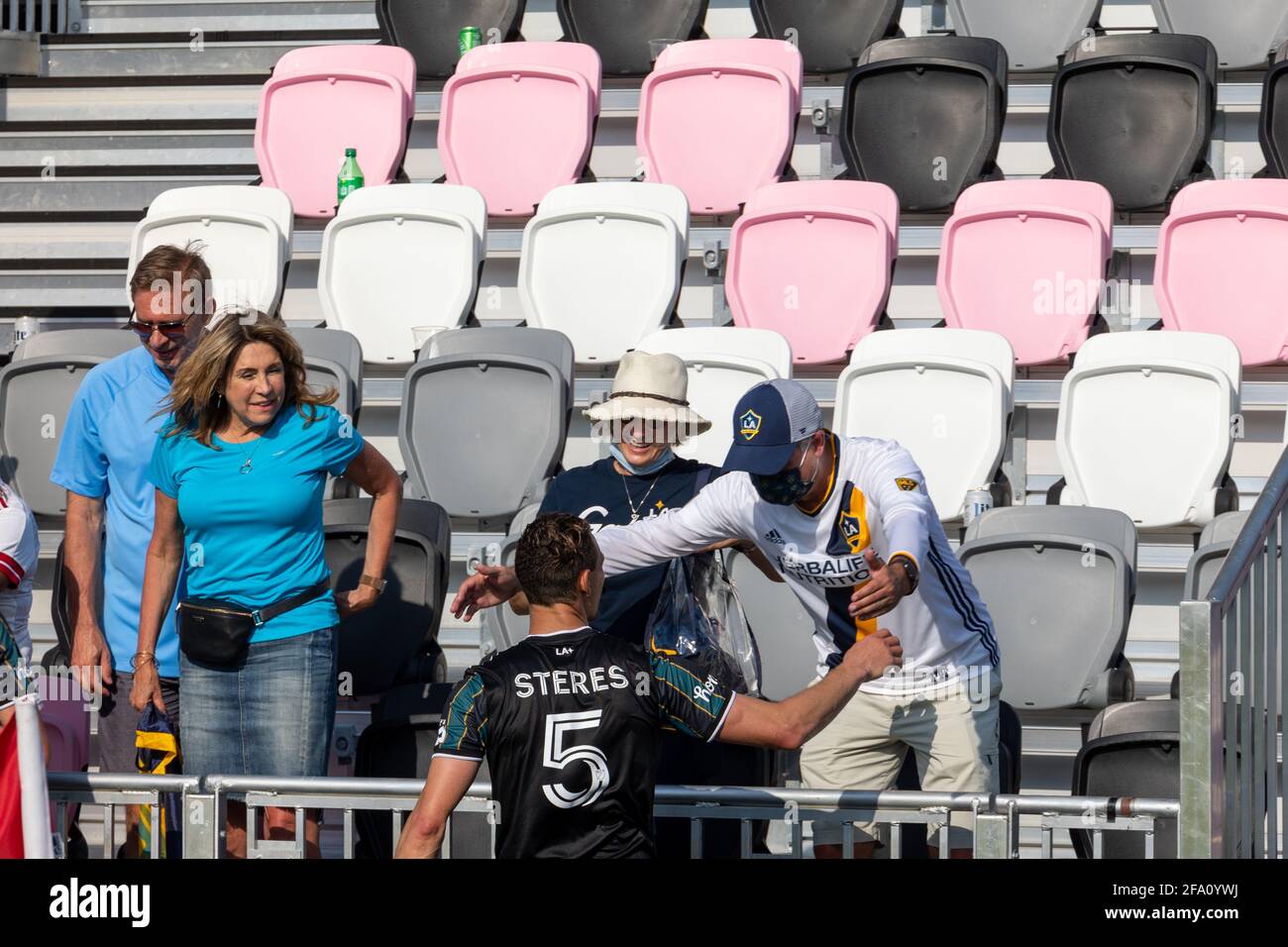 Fort Lauderdale, Florida, USA - 18. April 2021: Inter Miami CF gegen LA Galaxy, erstes Heimspiel bei der MLS 2021 Saison im DRV Pink Stadium Stockfoto