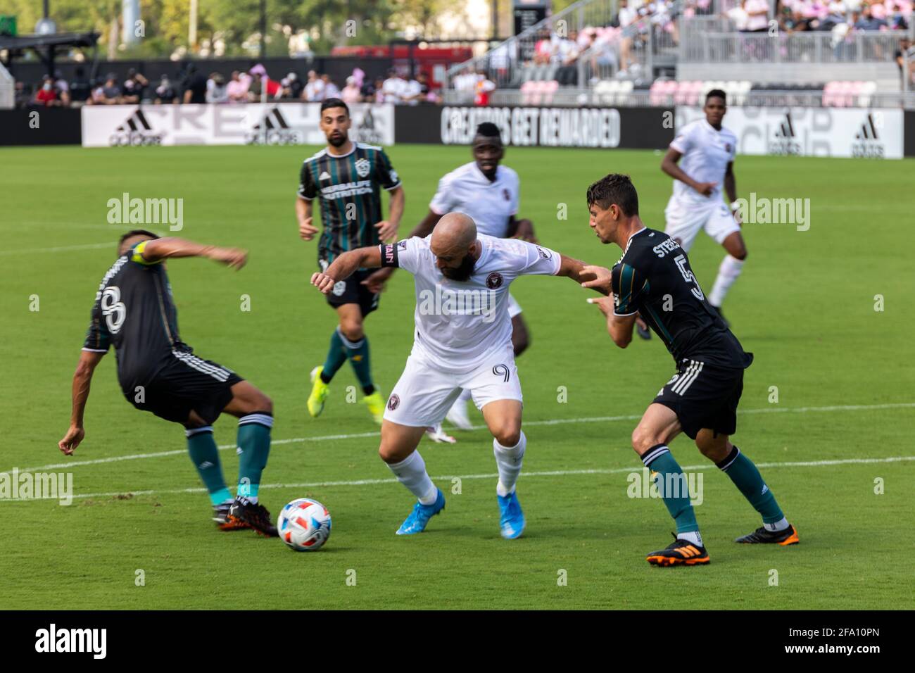 Fort Lauderdale, Florida, USA - 18. April 2021: Inter Miami CF gegen LA Galaxy, erstes Heimspiel bei der MLS 2021 Saison im DRV Pink Stadium Stockfoto