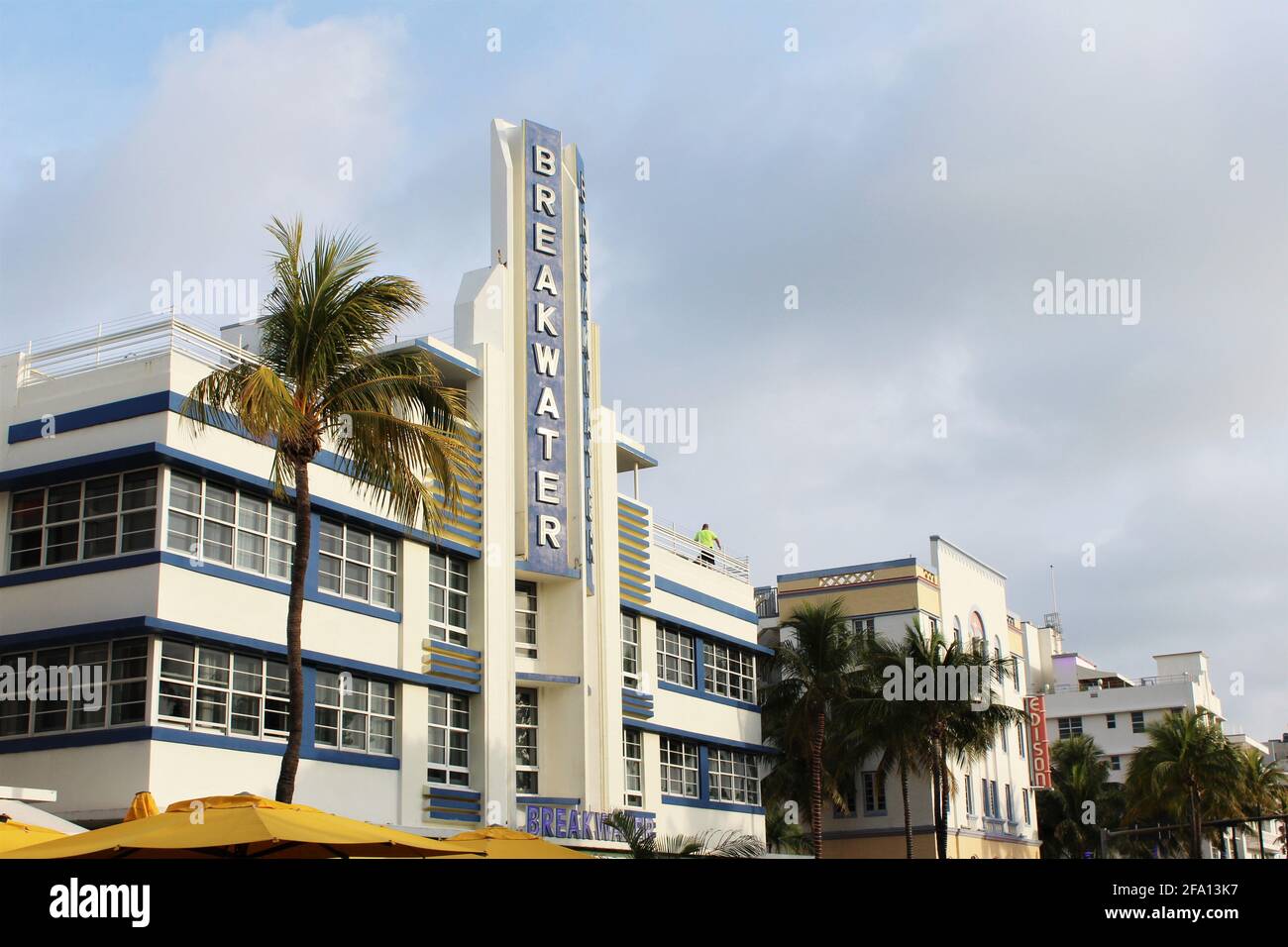 Außenansicht des Breakwater Hotels am Ocean Drive, City of Miami Beach, Florida, im Art déco-Viertel von South Beach. Stockfoto