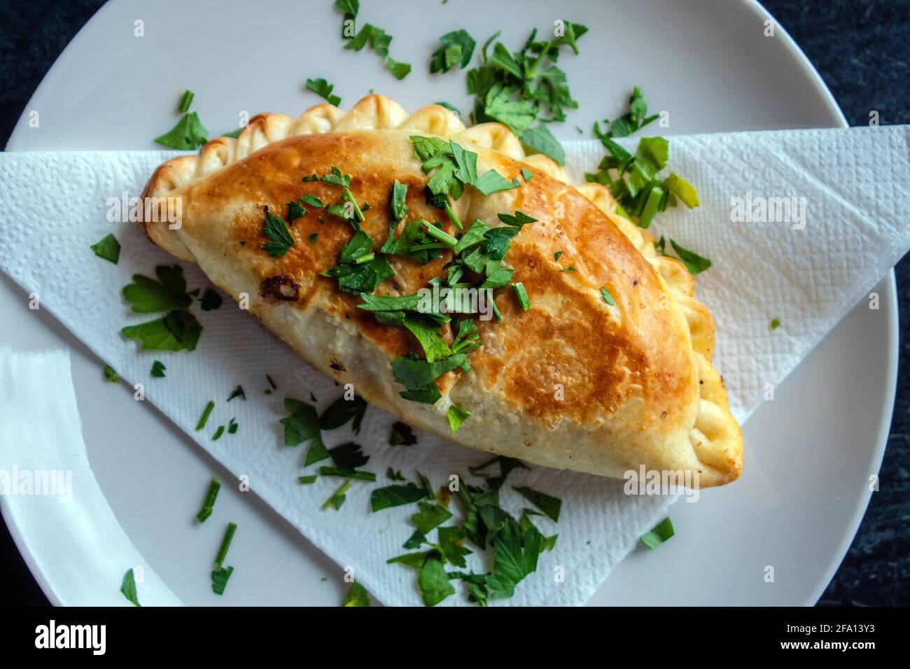 Empanada de Carne (typisch argentinisches Essen). Stockfoto