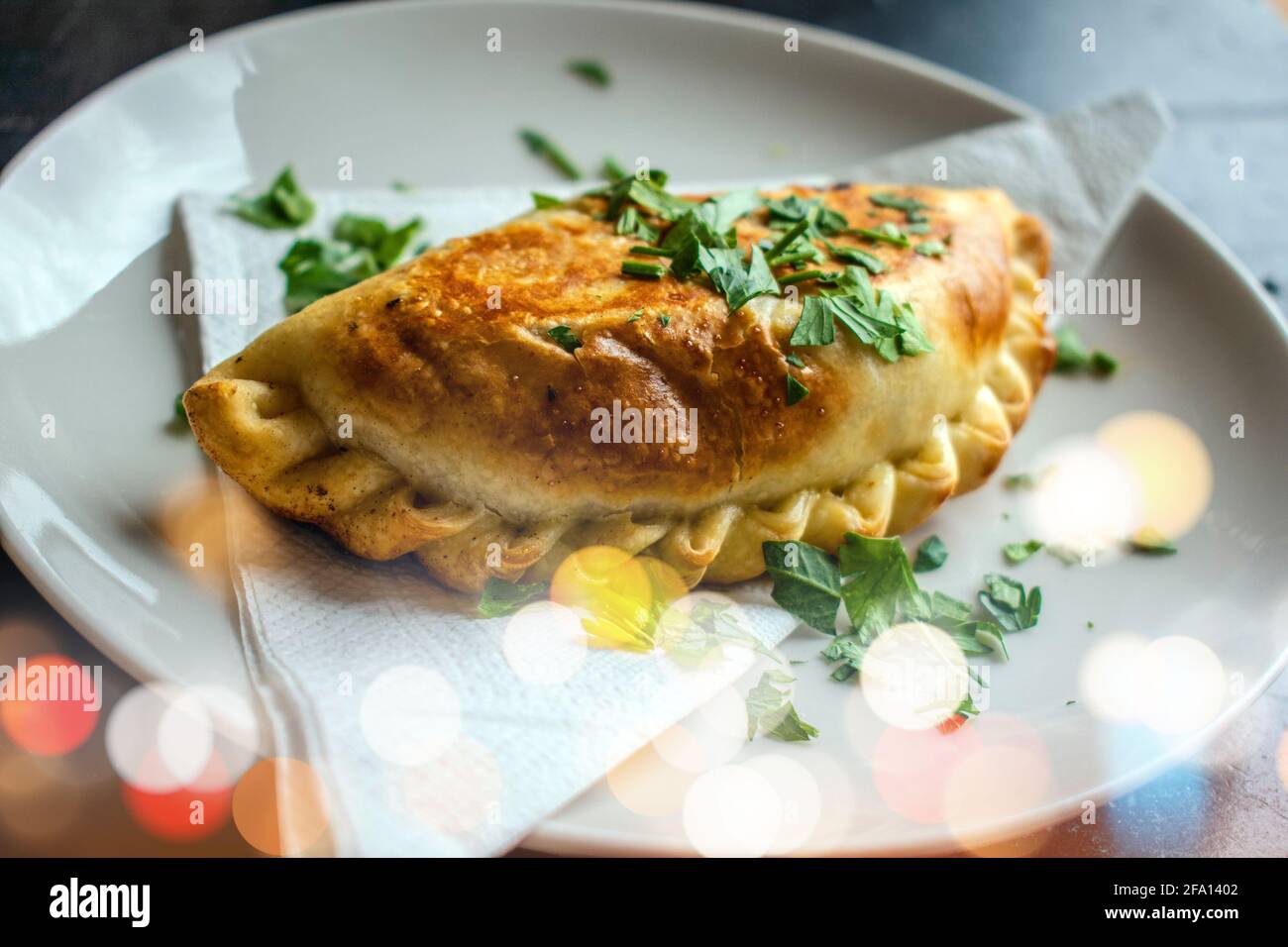 Empanada de Carne (typisch argentinisches Essen). Stockfoto