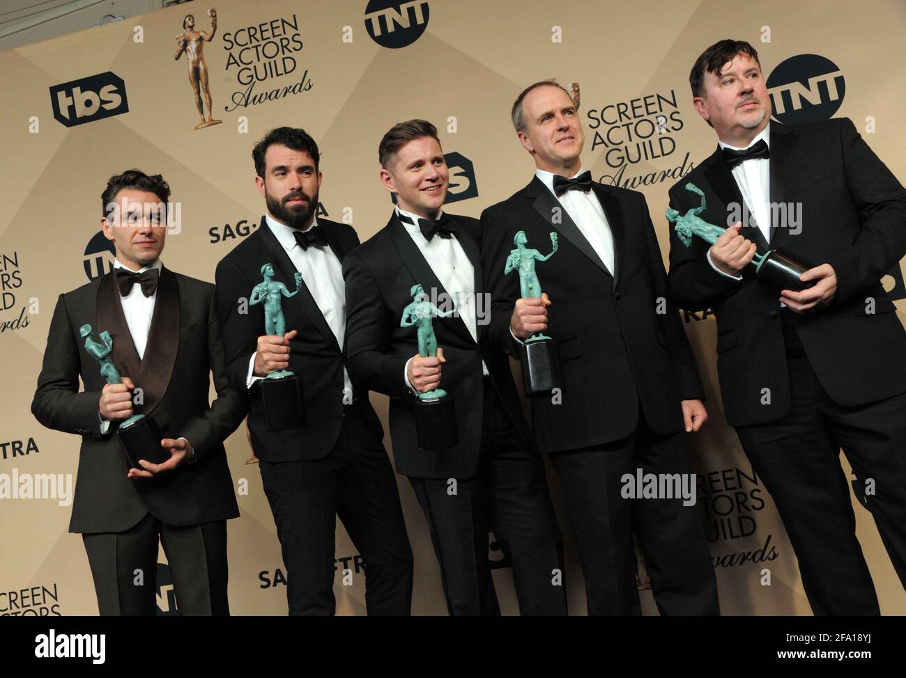 Julian Ovenden, Tom Cullen, Allen Leech, Kevin Doyle, Jeremy SWI im Presseraum während der 22. Annual Screen Actors Guild Awards, die am Sonntag, den 30. Januar 2016 im Shrine Auditorium in Los Angeles, Kalifornien, abgehalten wurden. Foto von Jennifer Graylock-Graylock.com 917-519-7666 Stockfoto