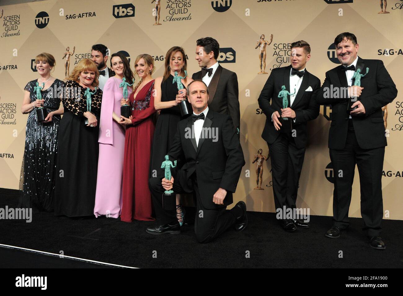 Phyllis Logan, Tom Cullen, Lesley Nicol, Sophie McShera, Joanne im Presseraum während der 22. Annual Screen Actors Guild Awards, die am Sonntag, den 30. Januar 2016 im Shrine Auditorium in Los Angeles, Kalifornien, abgehalten wurden. Foto von Jennifer Graylock-Graylock.com 917-519-7666 Stockfoto
