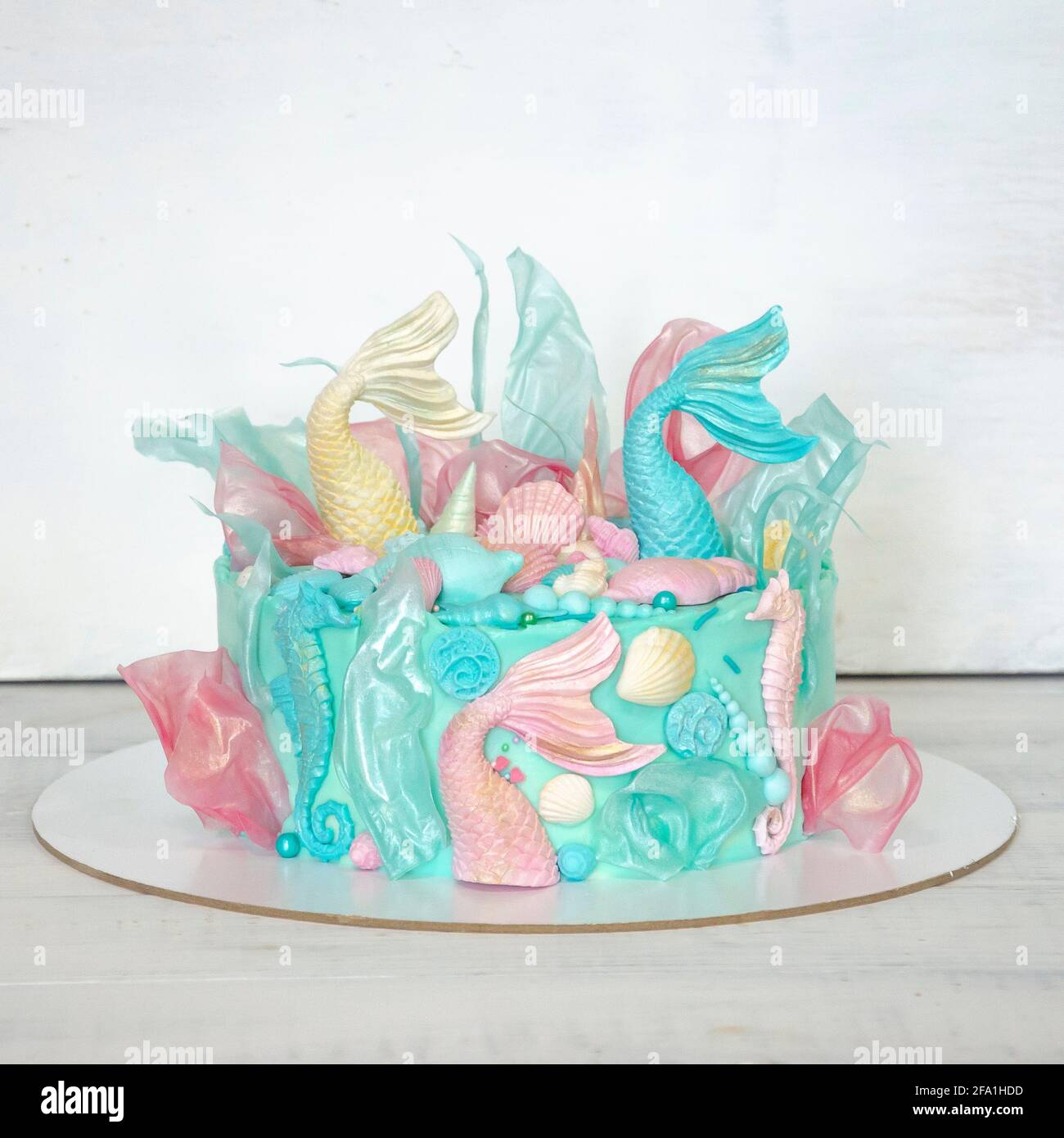 Mermaid Fondant Kuchen mit Reis Papier Dekoration Stockfoto